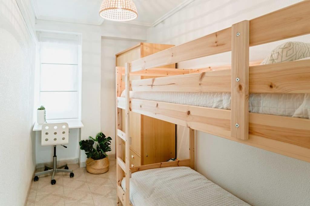 Apartamento Frente Al Mar, Familiar Y Acogedor. Санта Пола Екстериор снимка