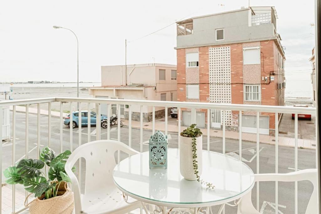 Apartamento Frente Al Mar, Familiar Y Acogedor. Санта Пола Екстериор снимка